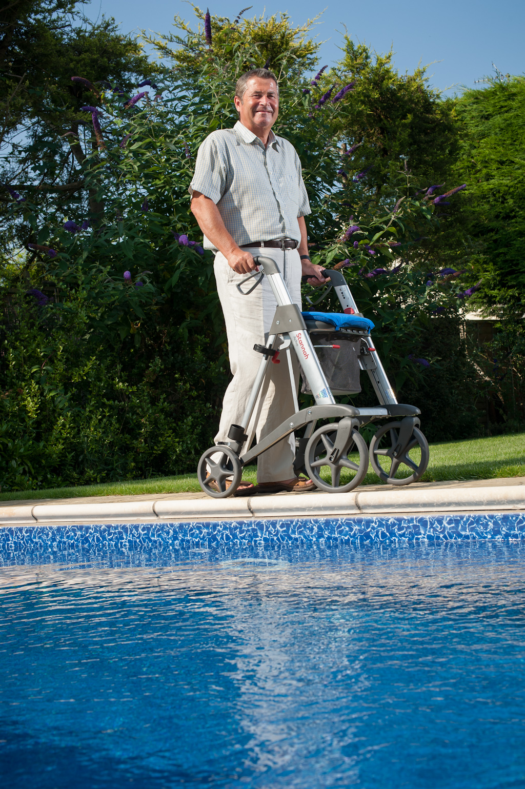 Une promenade sécurisée avec le rollator Active